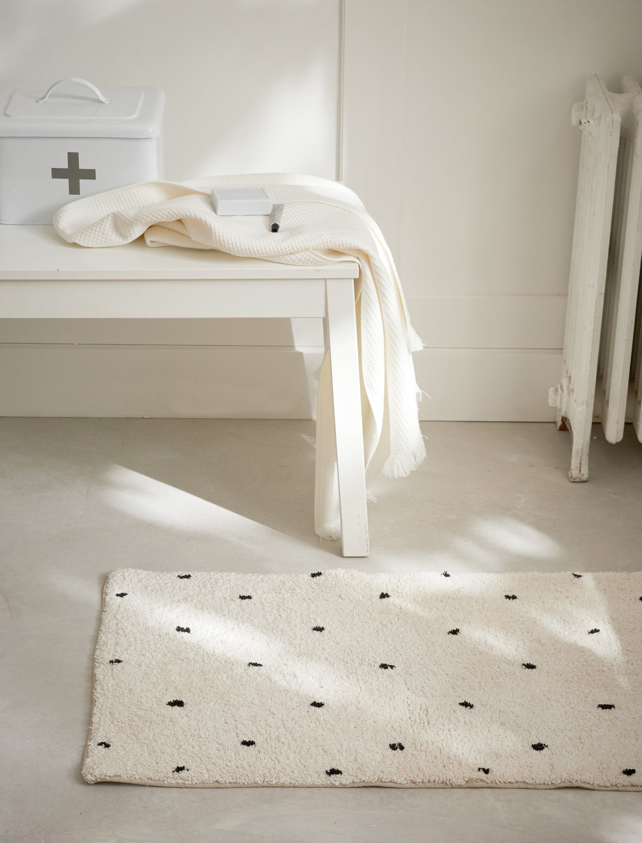 tapis de bain à pois