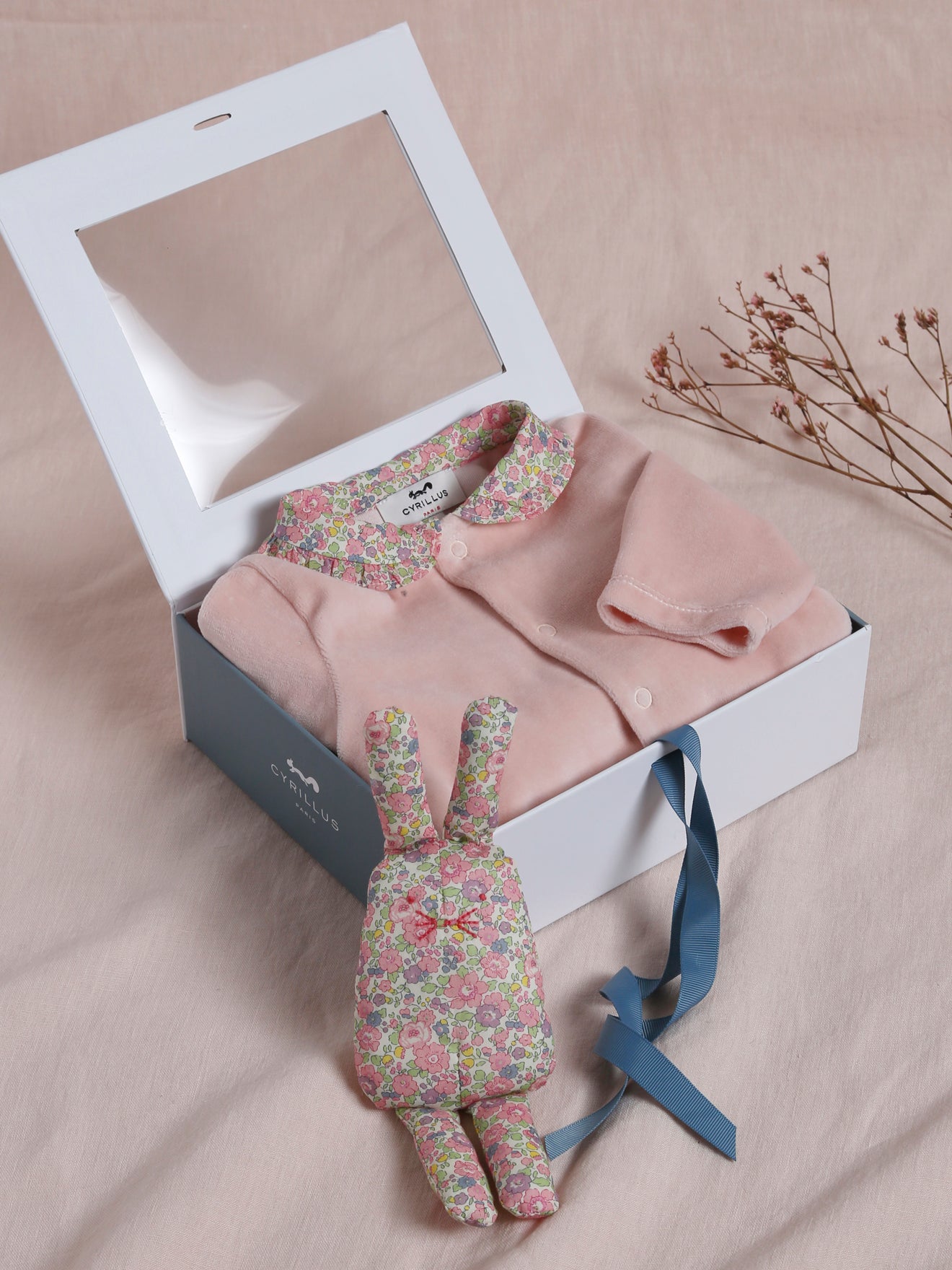 Coffret cadeau bébé : dors-bien en velours et tissu Liberty + doudou en tissu Liberty