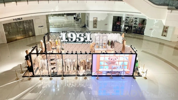 Max Mara launched the 3G interactive experience of MaxMara Teddy Crossing, which tells the history of the brand, and held a POP UP tour in 13 cities