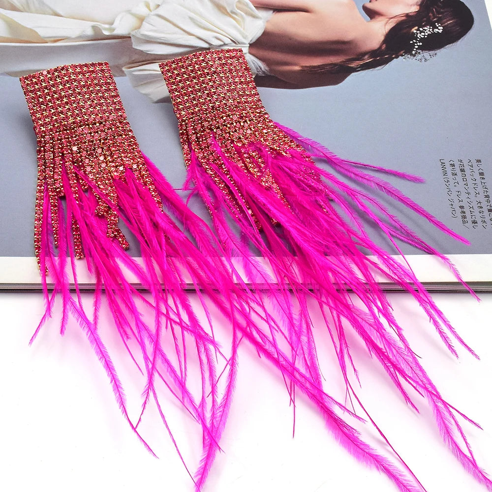 Brinco Fúcsia Pink de Festa Franja de Plumas