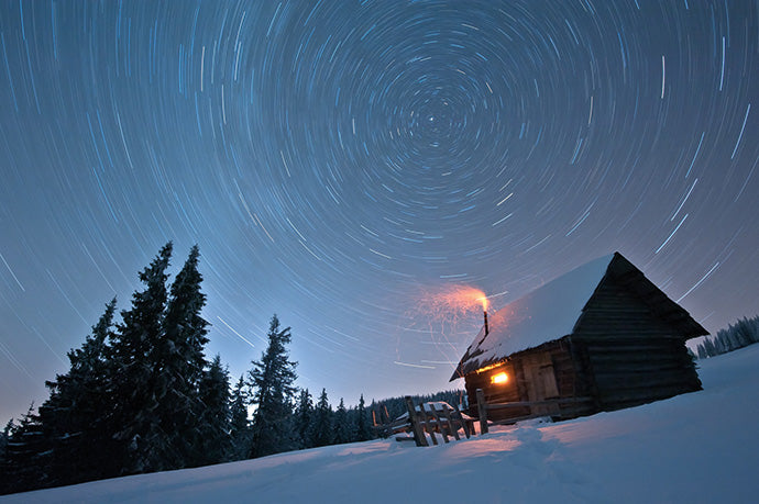 s-blog-winterlandschaft-mit-huette-und-sternenhimmel-GettyImages-452107357.jpg__PID:c00d5b22-9cb5-4e22-9d14-8b29673cf32b