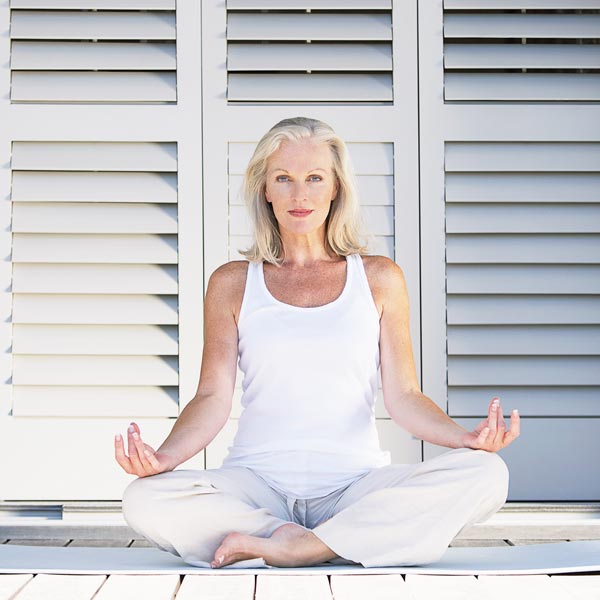 s_FancyVeerCorbis_GettyImages_97564859_yoga_frau_meditation.jpg__PID:f3ce81c4-6af1-462e-898c-017bb954d93f