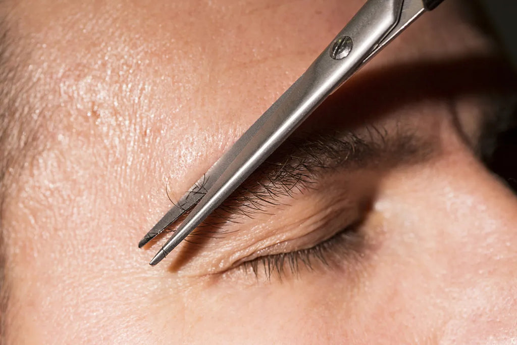 men's eyebrow trimming