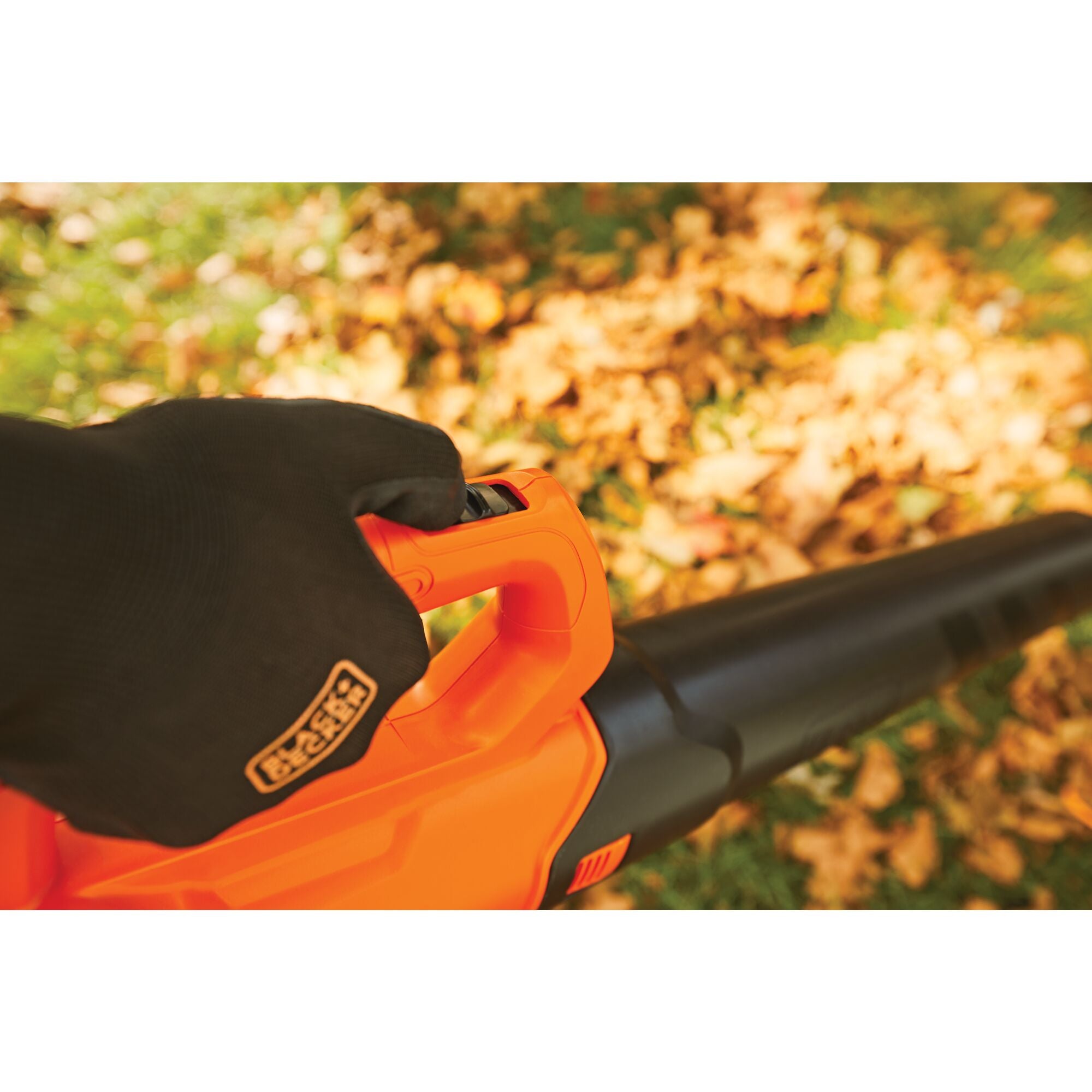 BLACK+DECKER 20V MAX 90 MPH 320 CFM Cordless Battery Powered Handheld Leaf  Blower Kit with (1) 2Ah Battery & Charger BCBL700D1 - The Home Depot