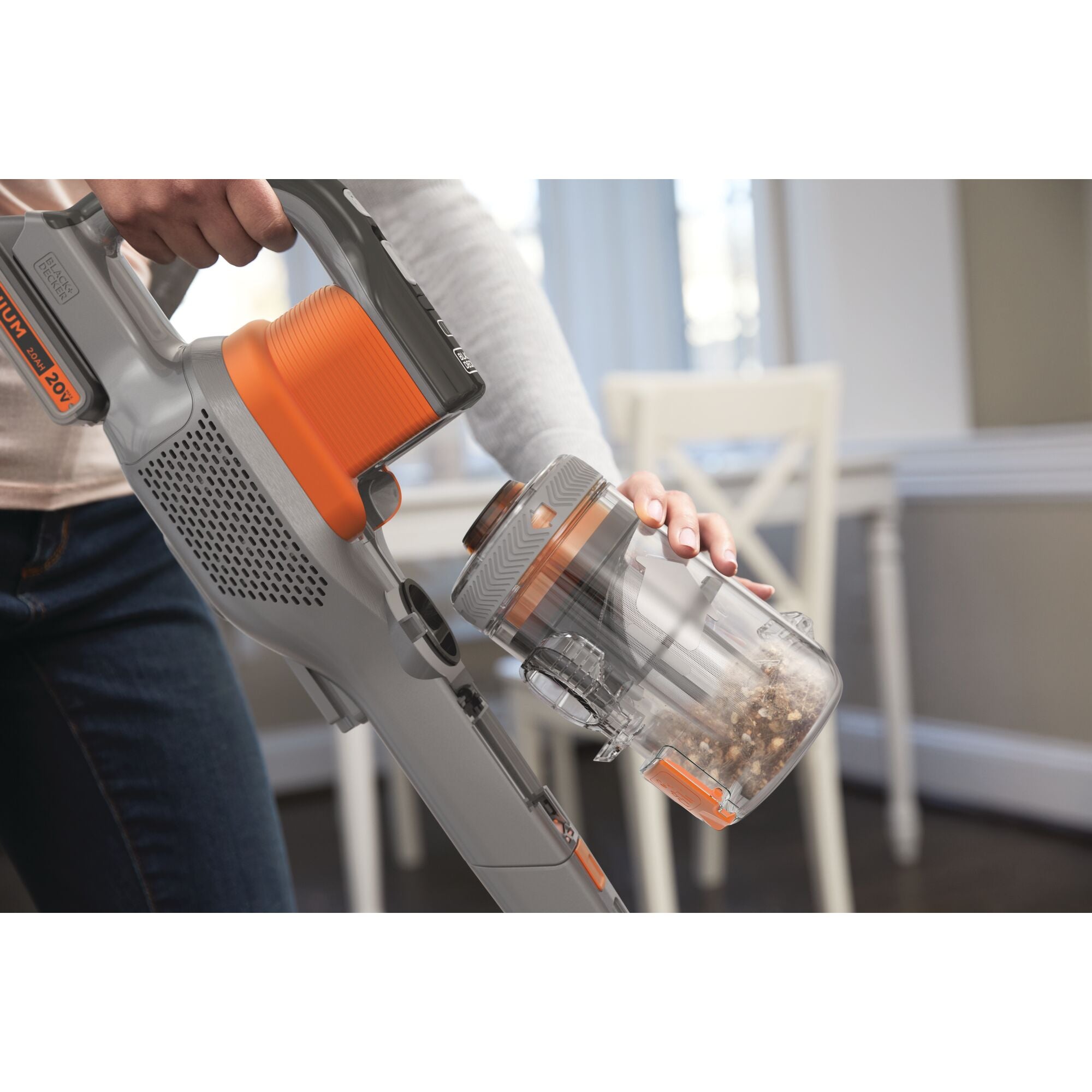 An overview of the BLACK+DECKER POWERSERIES™ Extreme™ Cordless Stick Vacuum Cleaner.