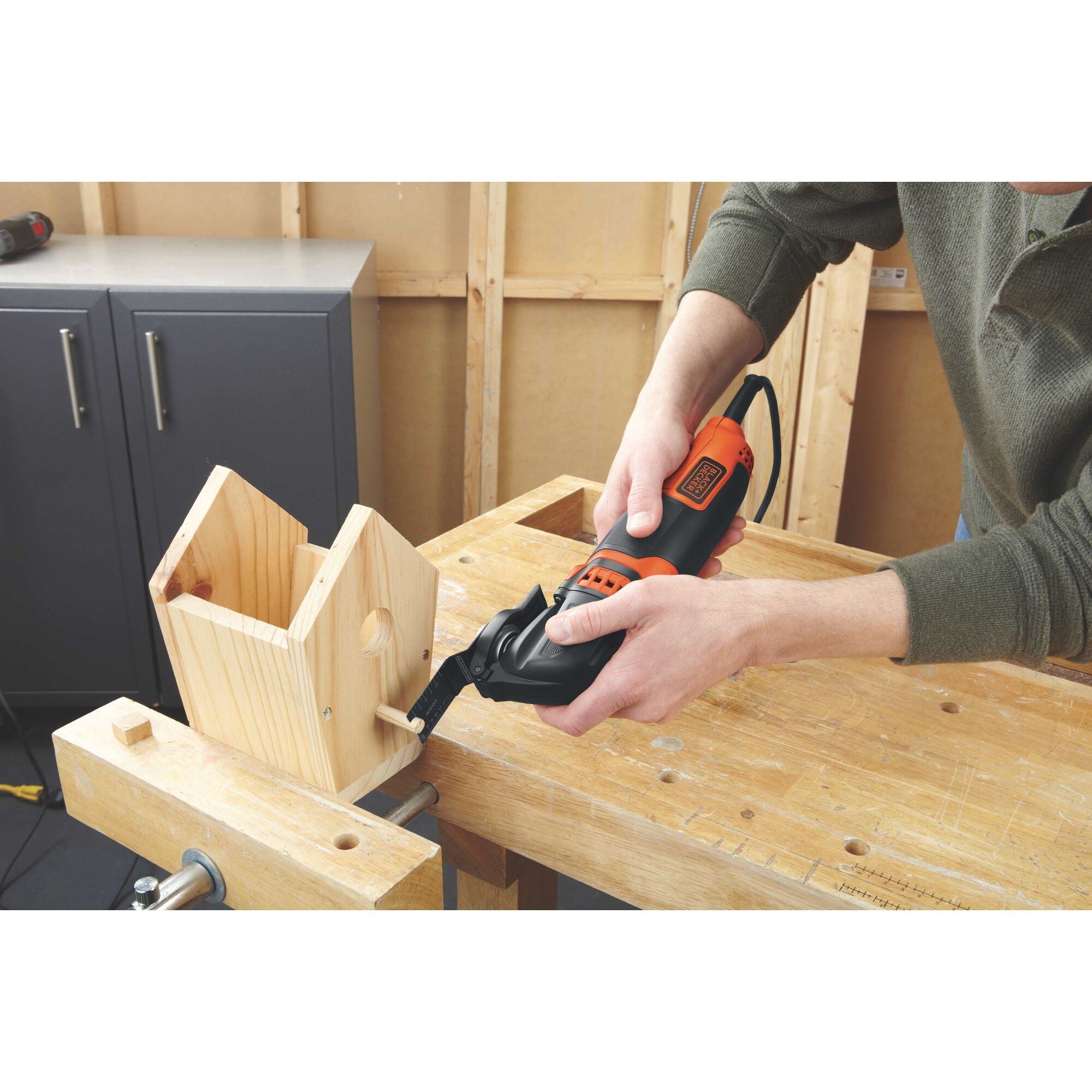 BLACK+DECKER Cordless 20-volt Variable Speed 17-Piece Oscillating  Multi-Tool Kit (1-Battery Included) in the Oscillating Tool Kits department  at