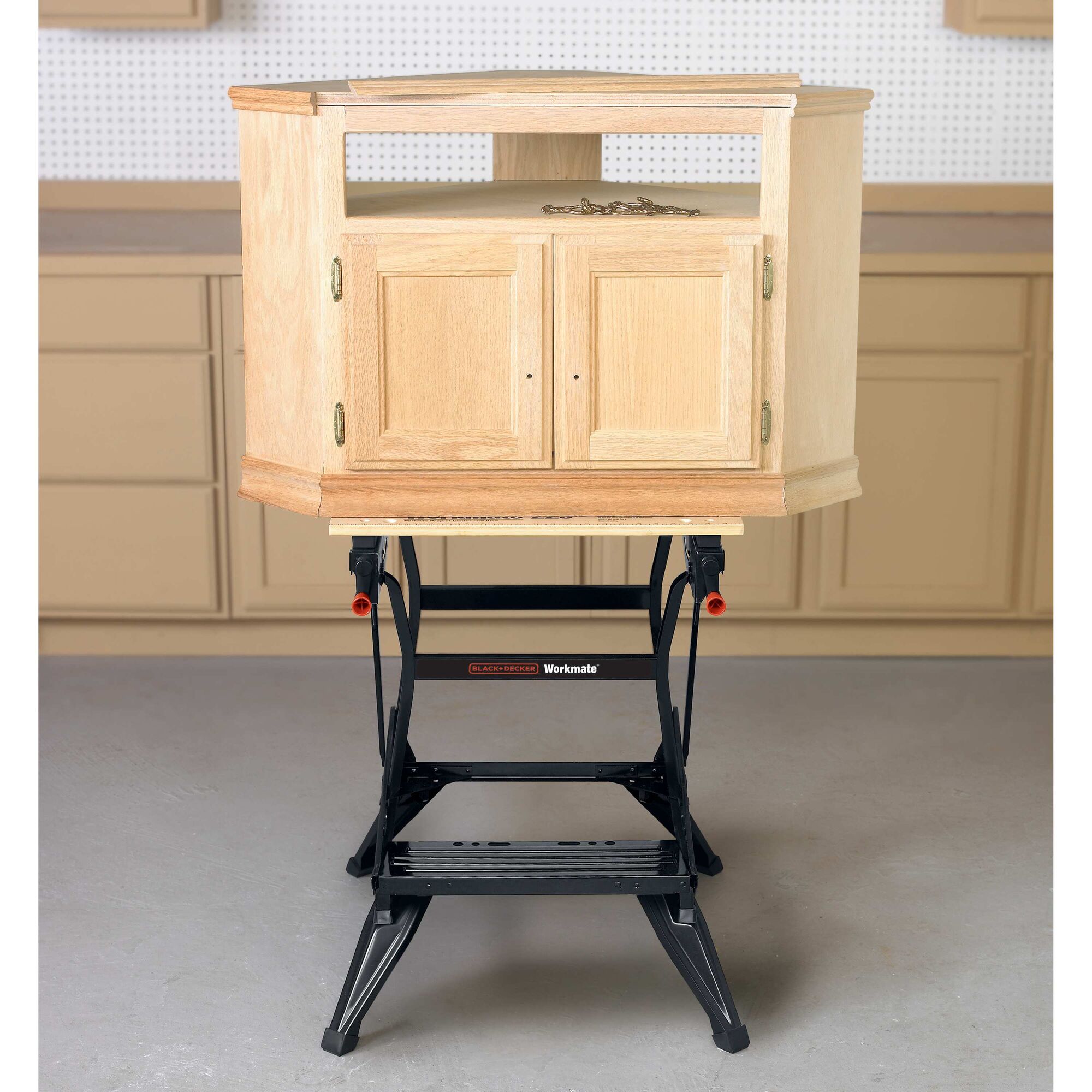 An overview of the BLACK+DECKER Workmate™ 225 Portable Work Center and Vise.