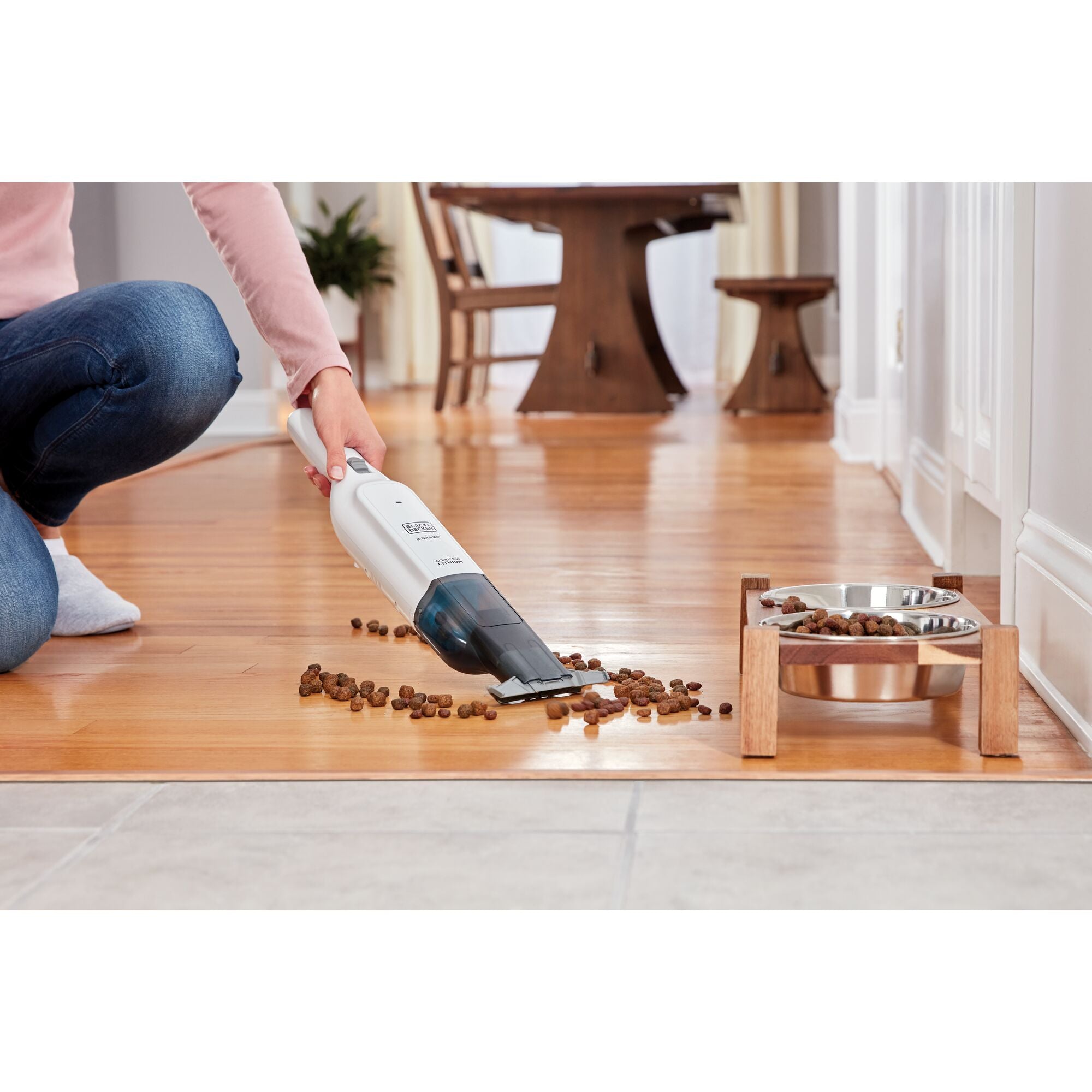 Black & Decker HLVC315B10 12V Max Dustbuster AdvancedClean Cordless Slim Handheld Vacuum - White