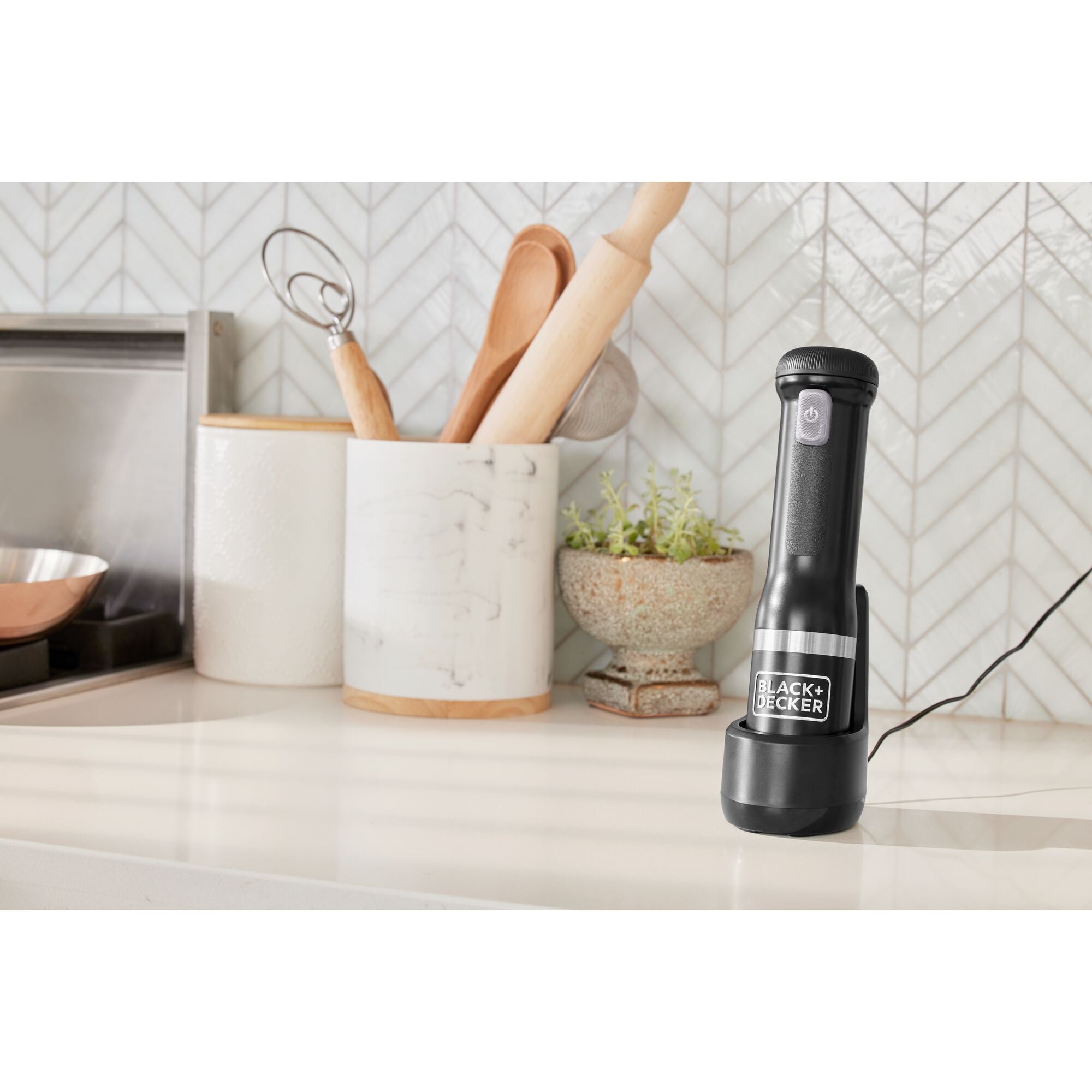 Black & Decker BCKM1011K10 Kitchen Wand Variable Speed Lithium-Ion Cordless Black Immersion Blender Kit