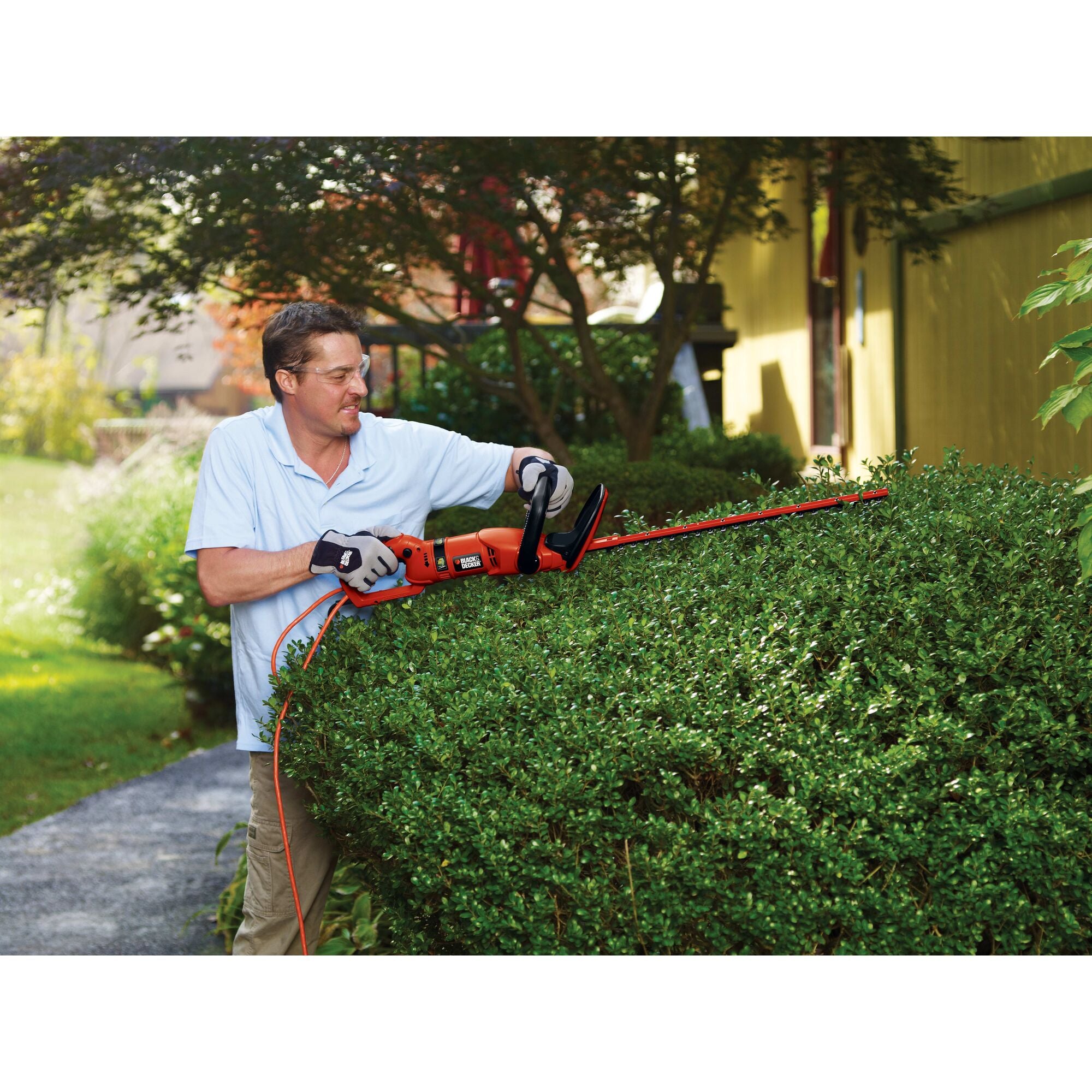 Hedge Trimmer, Rotating Handle, Dual Blade Action Blades, 3.3-Amp, 24-Inch