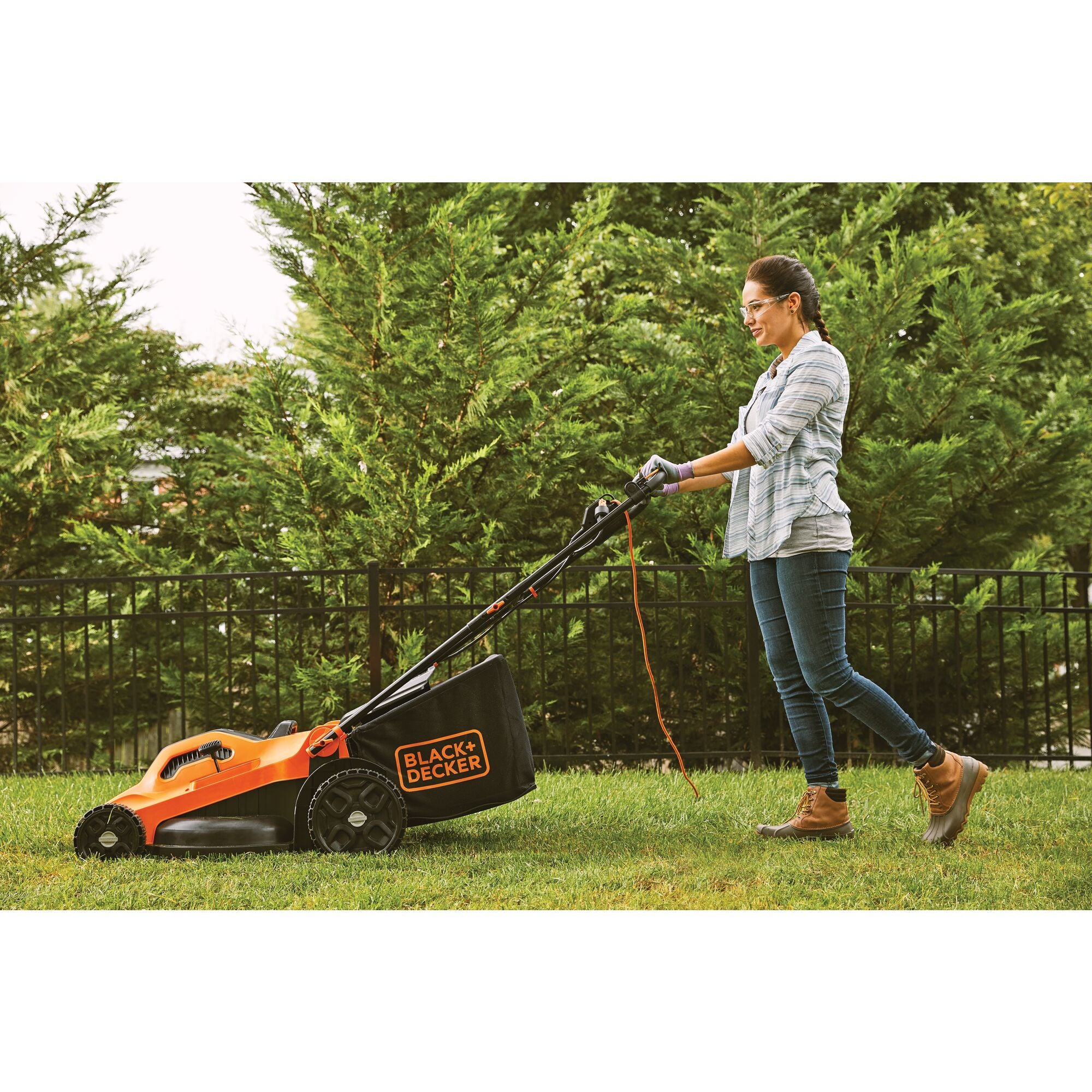 Black and Decker MM525 - Corded Mulch Mower Type 1 