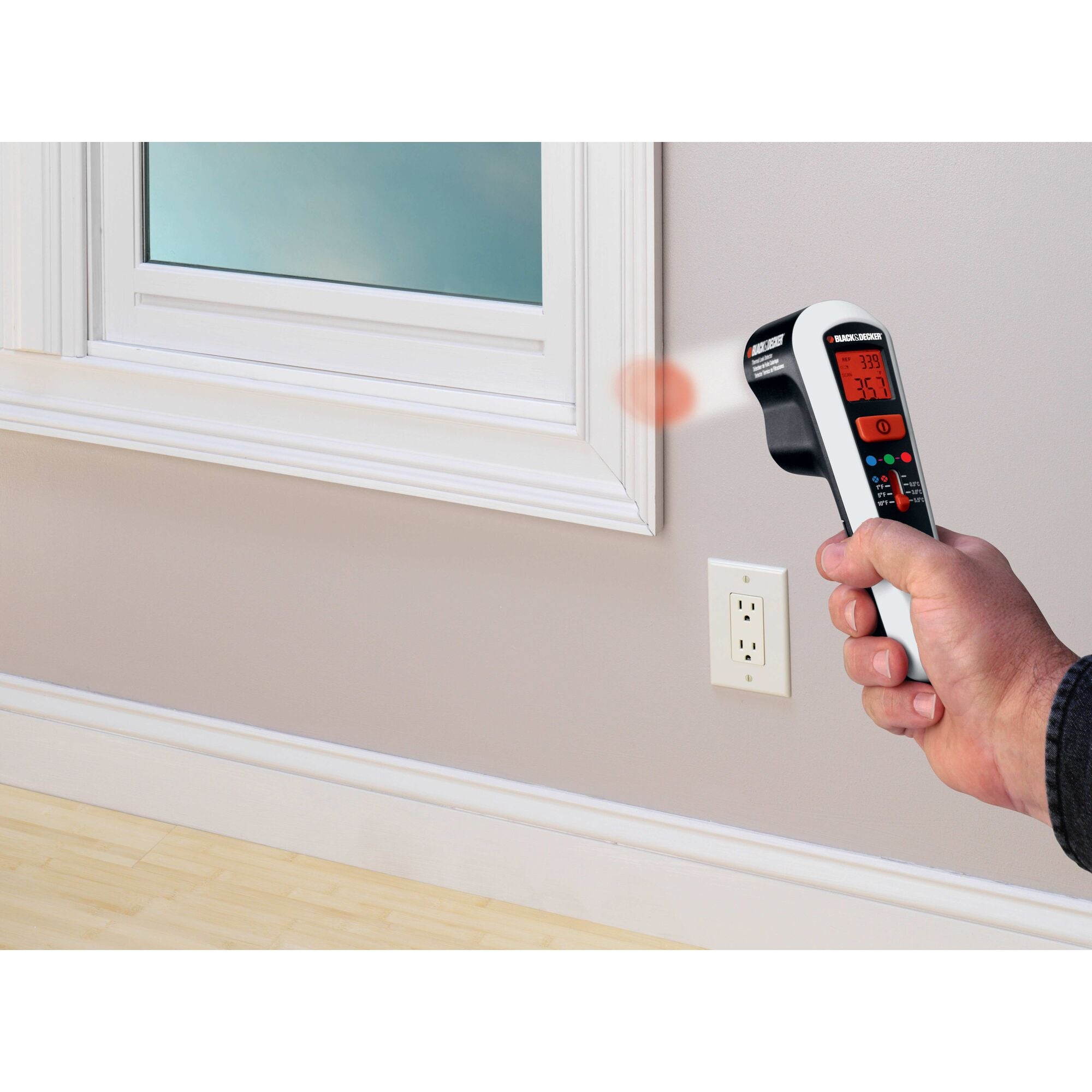 BLACK+DECKER Thermal Leak Detector is detecting the leak.