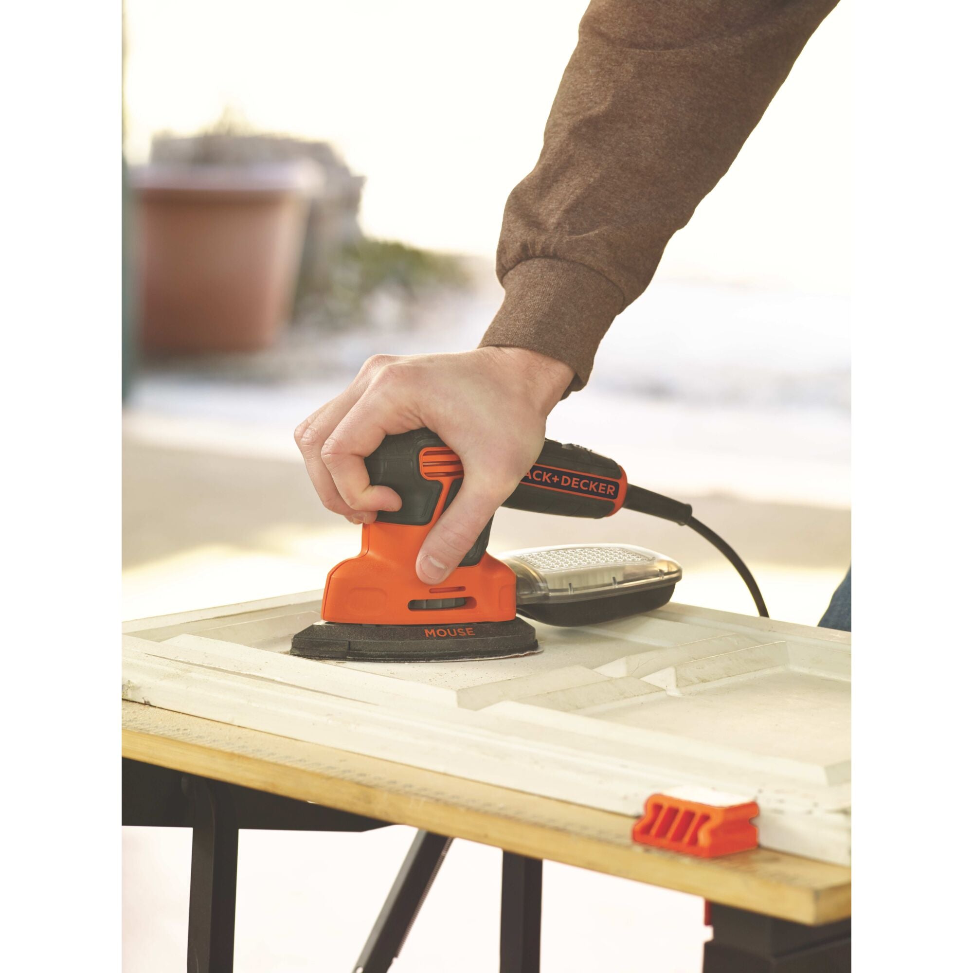 BLACK+DECKER 2.4-Amp Corded Orbital Sander with Dust Management in the  Power Sanders department at