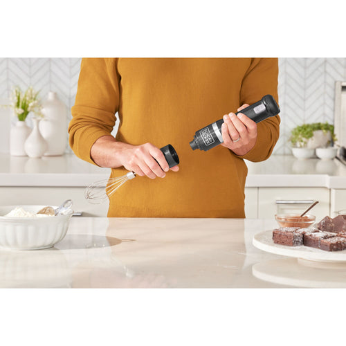  BLACK+DECKER Kitchen Wand Cordless Immersion Blender, 4 in 1 Multi  Tool Set, Hand Blender with Charging Dock, Grey (BCKM1014K01): Home &  Kitchen