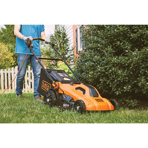 1969 Press Photo Black Decker Battery Powered Mower - RRW35961 - Historic  Images