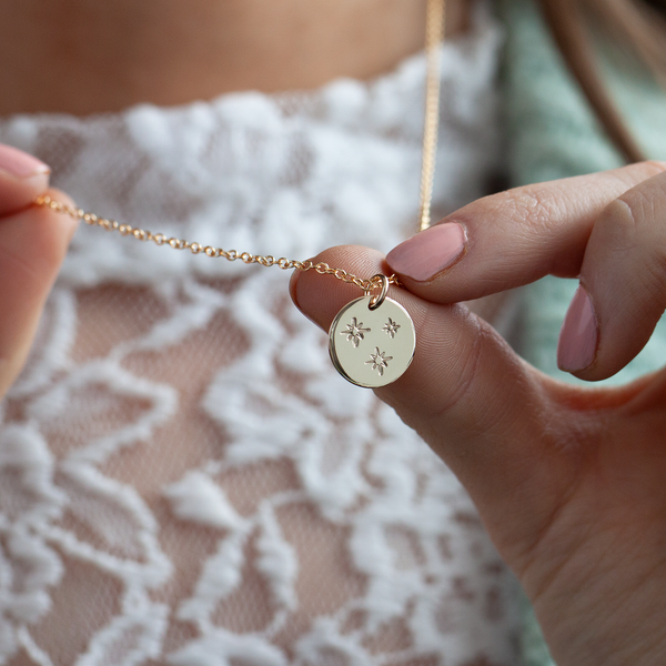 Trio of stars necklace in gold Lulu and belle 