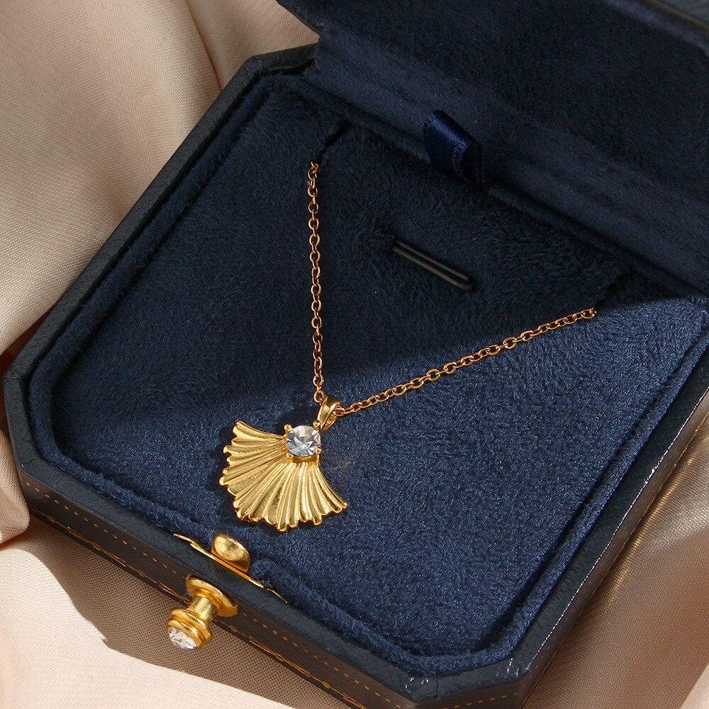 Dainty Zircon Inlaid Ginkgo Leaf Pendant Necklace For Women Jewelry Fashion Gold Color Choker Chain Tarnish Free Jewelry Gift