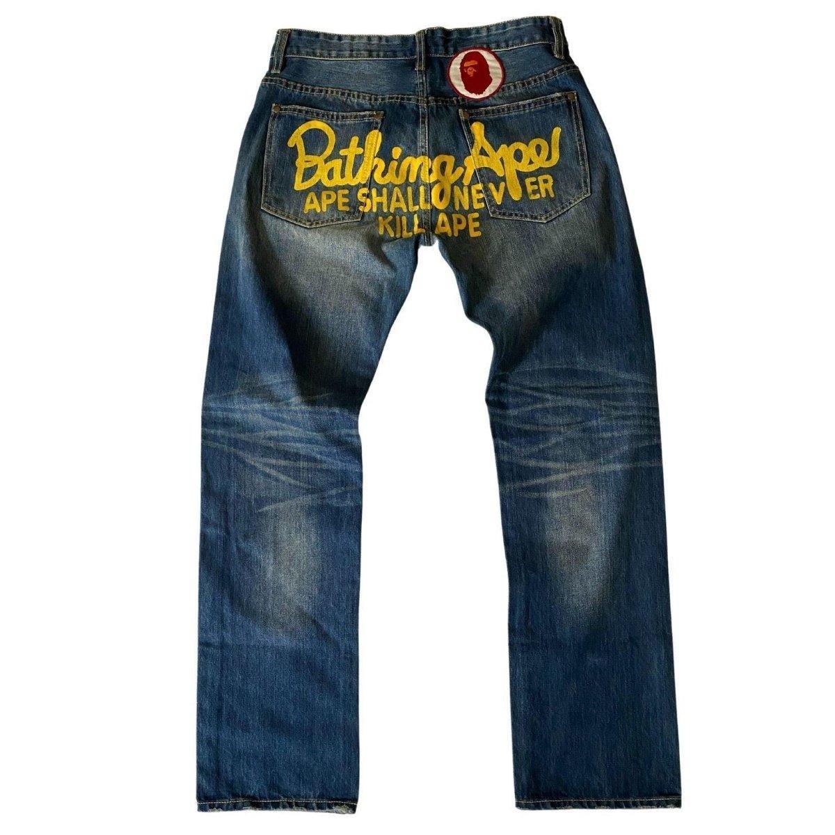 A BATHING APE RELAXED FIT SCRIPT JEAN