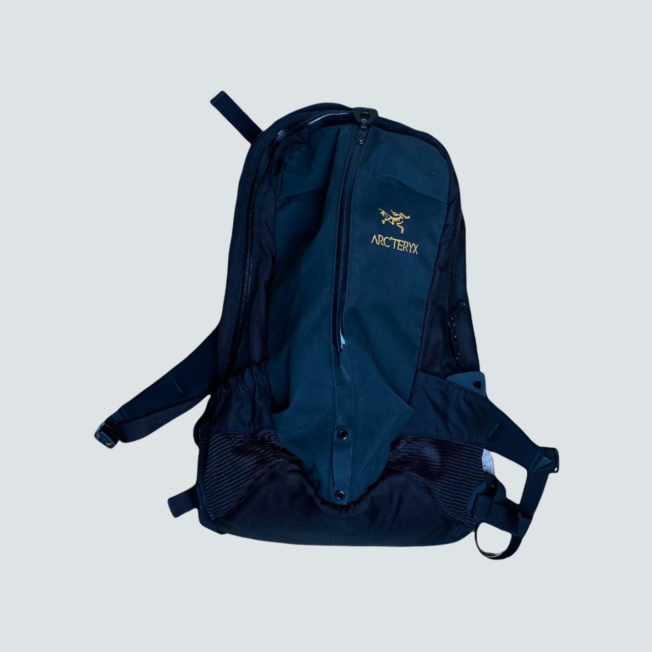 ARC'TERYX Arro22 Backpack Nylon Black / Gold