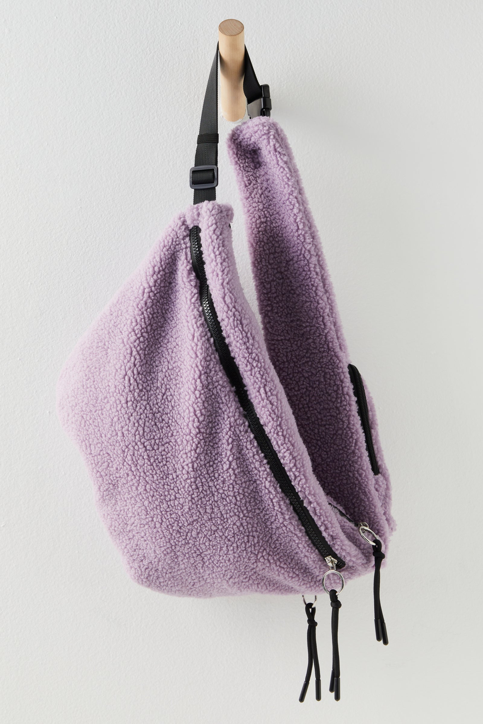 Overachiever Sherpa Sling Steel Lavender
