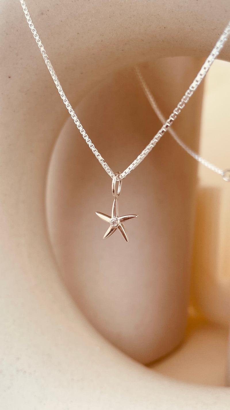 Minimal Starfish Necklace with Box Chain
