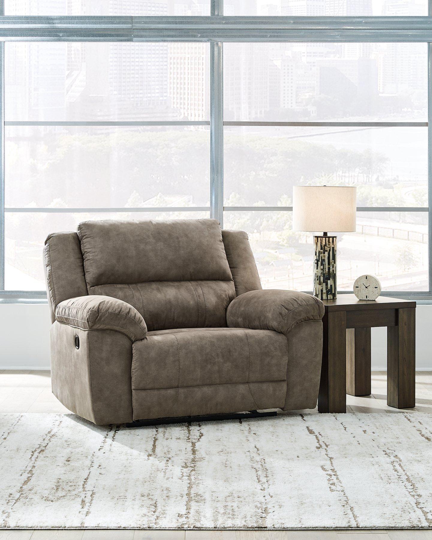 Oversized Recliner by Laresview