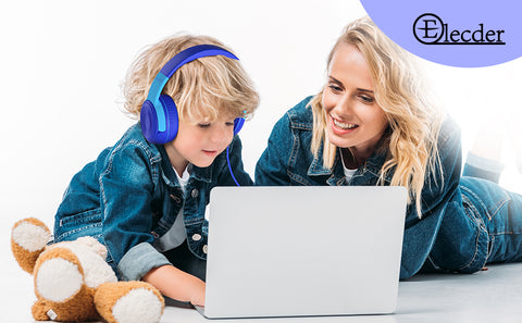 A boy play computer with Elecder S8 headphones