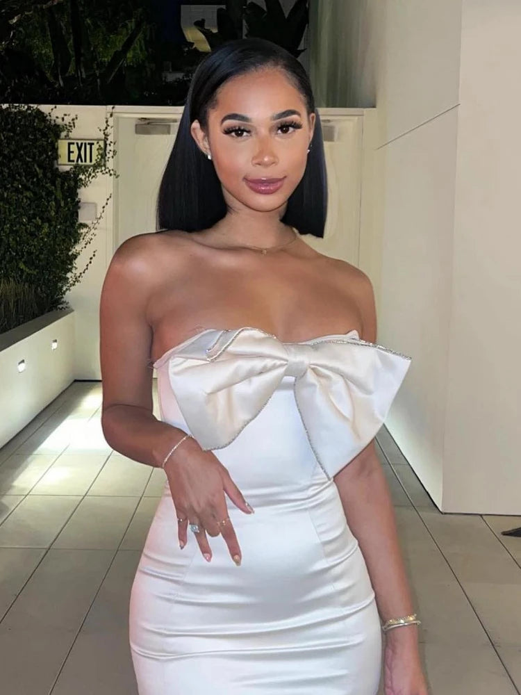 Elegant Satin Strapless Bodycon Dress with Diamante Bow - Image 3
