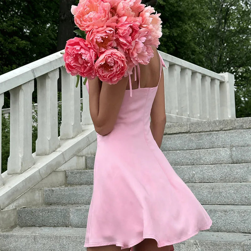 Elegant Backless Mini Dress for Summer Parties - Image 3