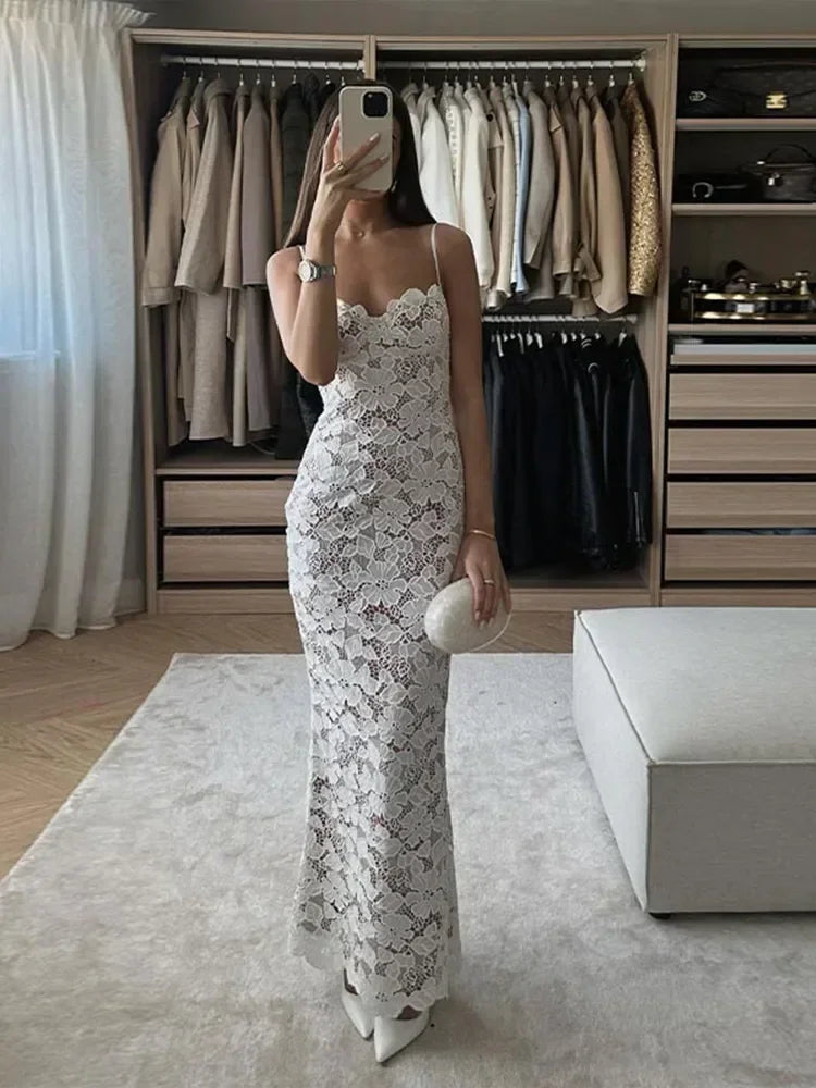 Elegant Backless Lace Maxi Dress for Summer Parties - Image 7