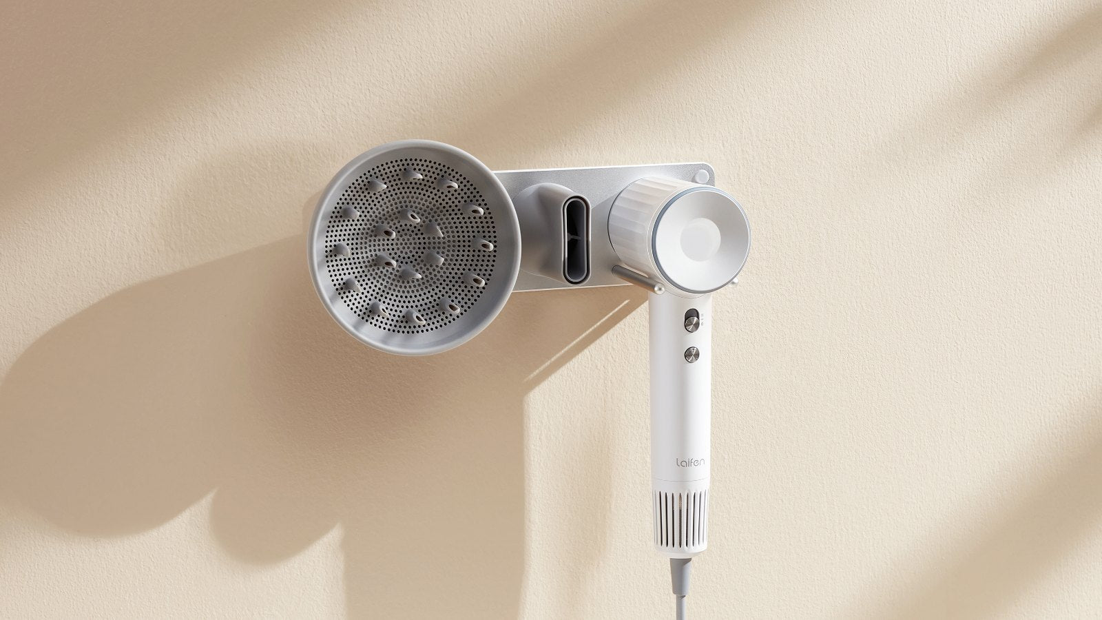 Swift Special eco-friendly hair dryer with a diffuser