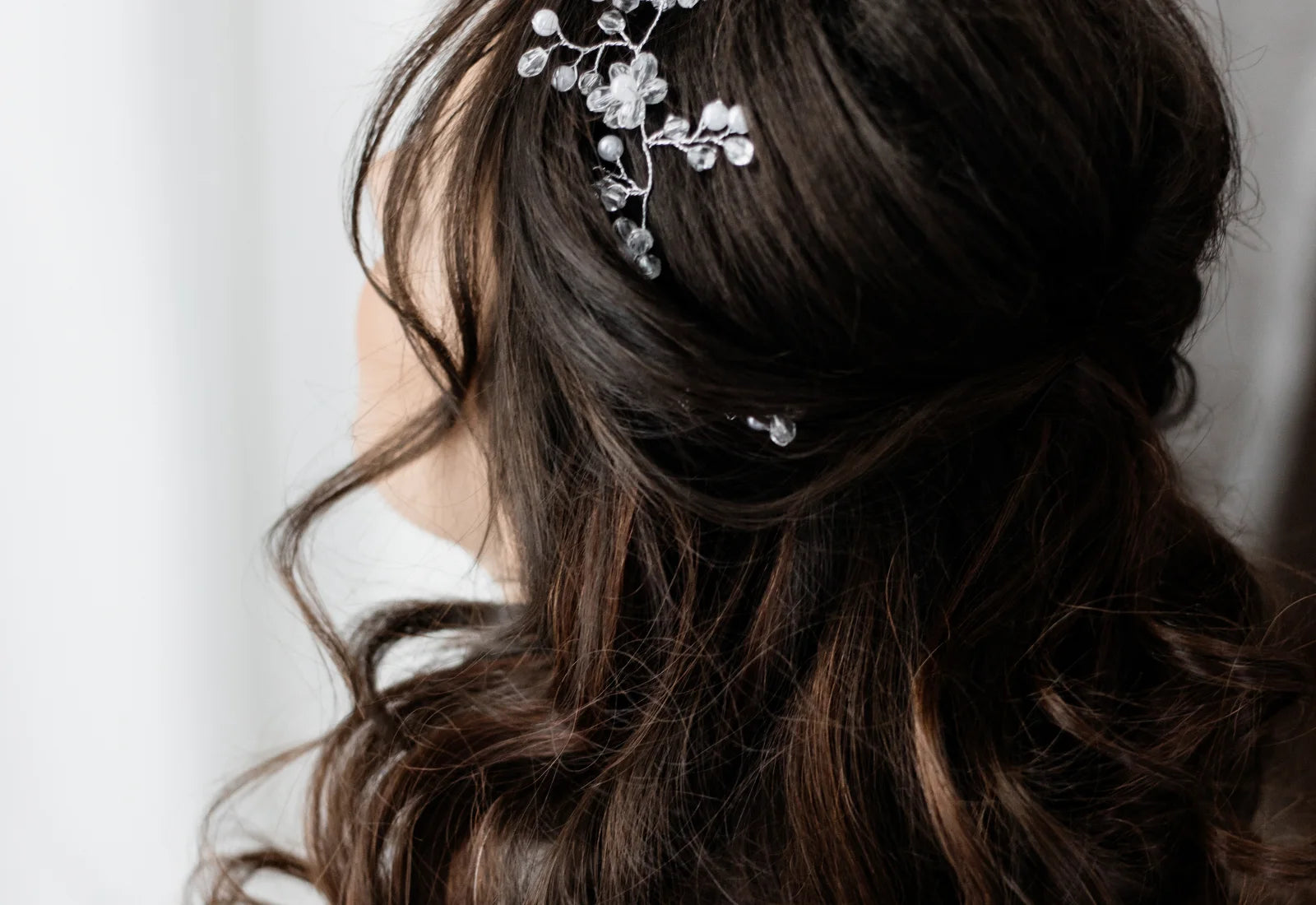 The classic: wedding down hairstyles for long hair