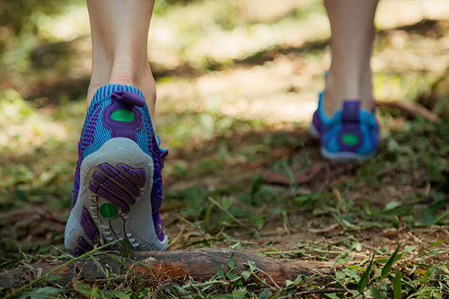 anti-slip sole of saguaro barefoot shoes when climbing