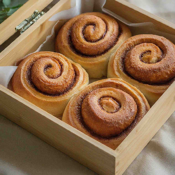 bamboo wooden boxes for cinnamon-rolls