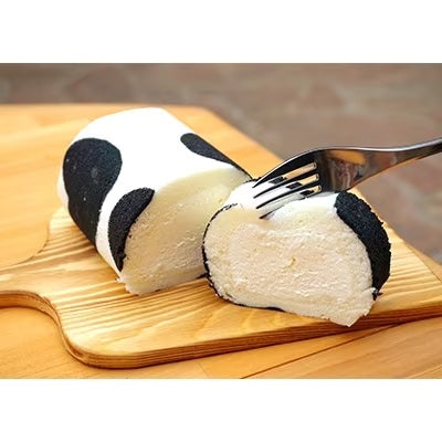 伊豆高原ケニーズハウスの『牛柄ミルクロールケーキ』2本 – 道の駅 伊東マリンタウン 直送カモメ隊長便！