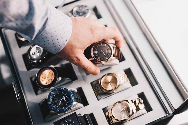 30代男性に贈る、一生モノの腕時計の選び方