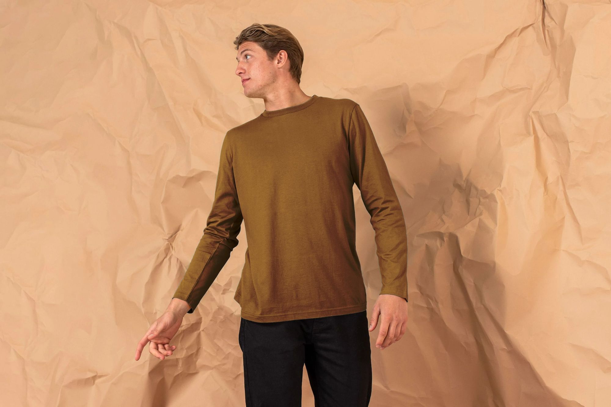 Sweatshirt vs long sleeve t-shirt | Key Differences POMP