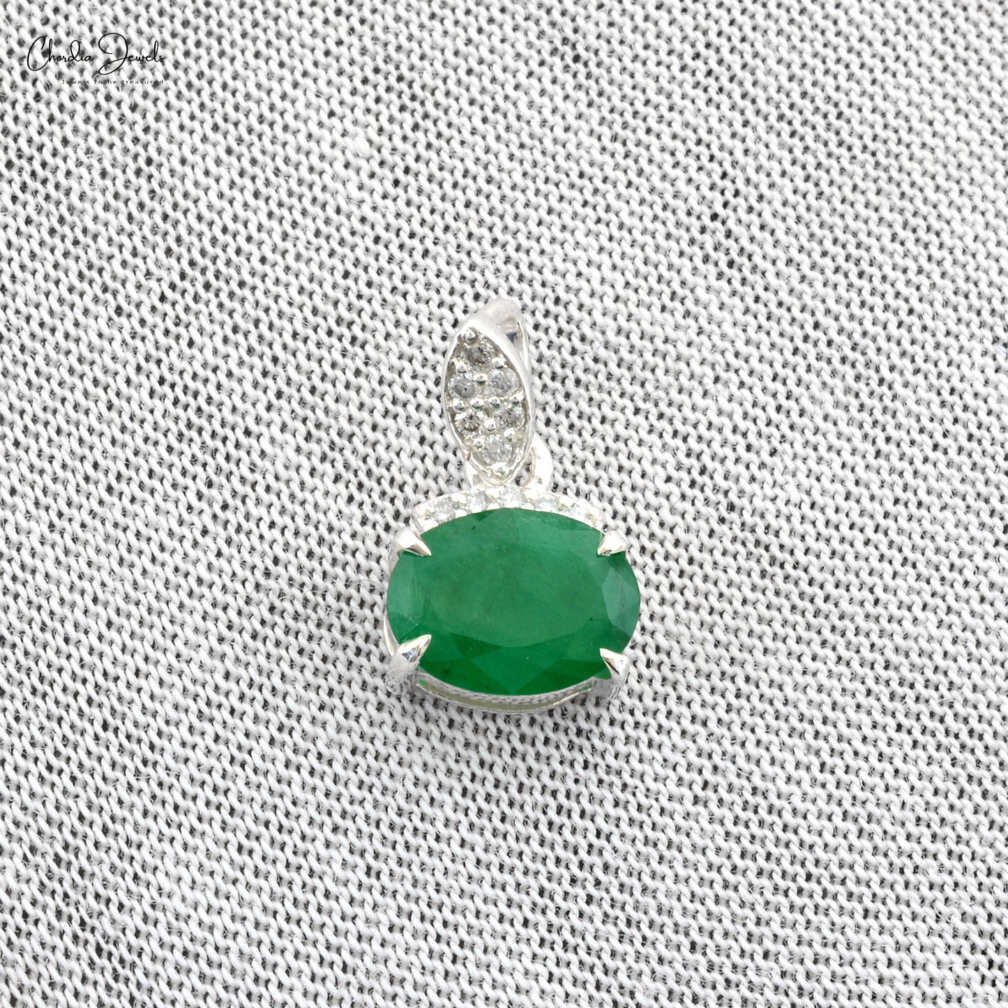 Buy Oval Cut Emerald Gemstone Pendant in 14k Solid Gold | Chordia