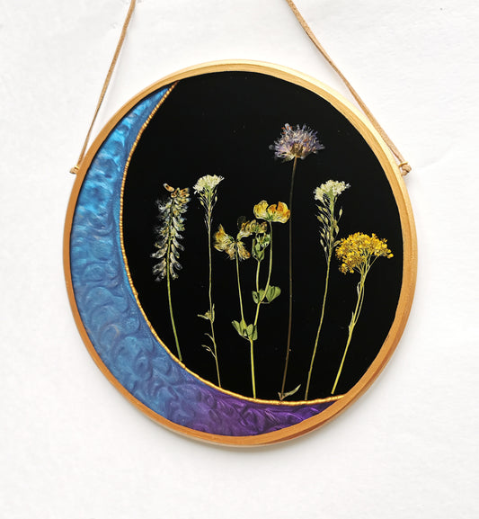 Framed pressed flower in resin hanging frame pressed flower decor