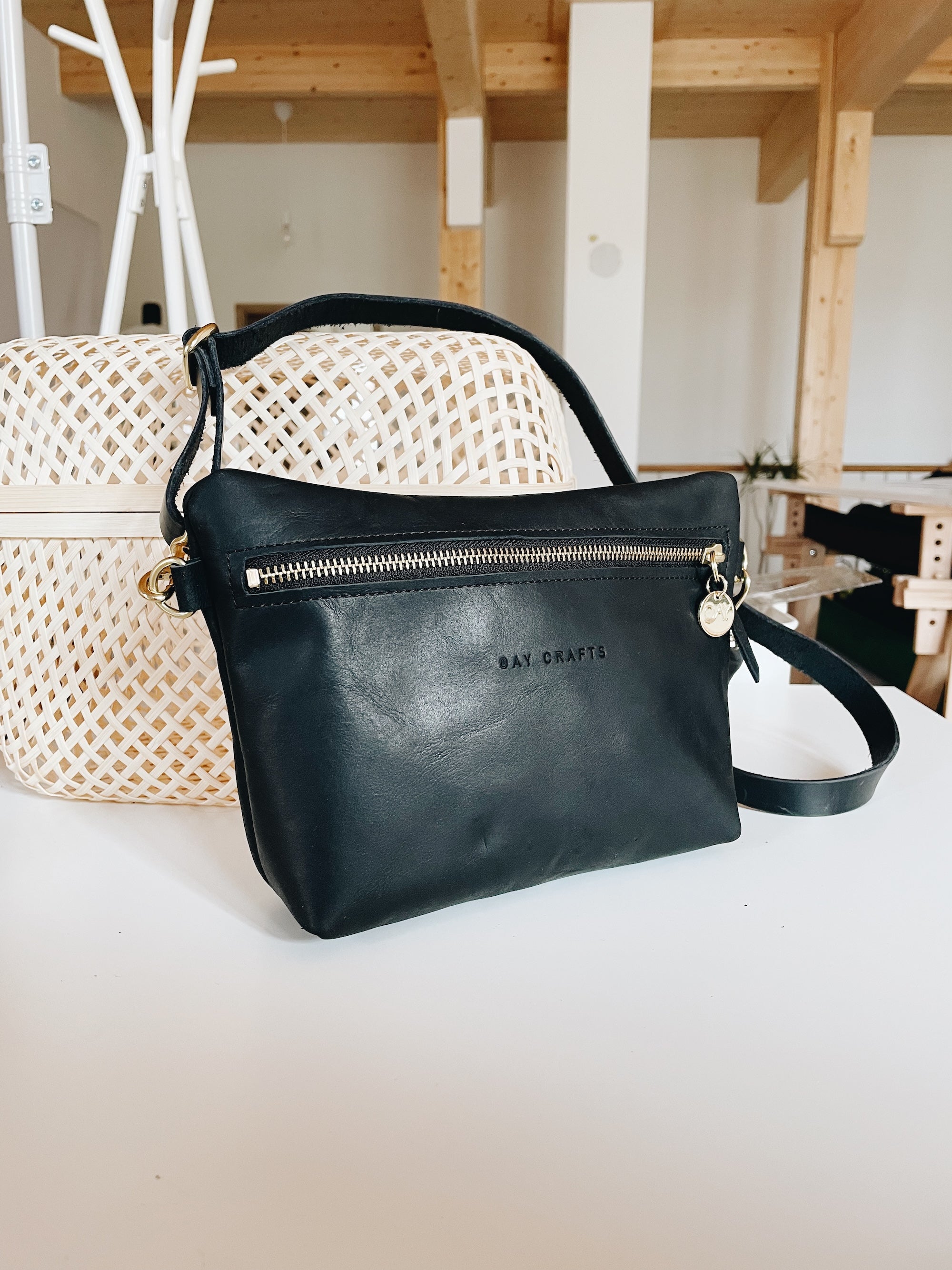 Handtasche Luva aus nachhaltigem Leder handgemacht in unserer Taschenmanufaktur