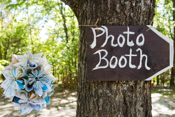 outdoor wedding photo booth