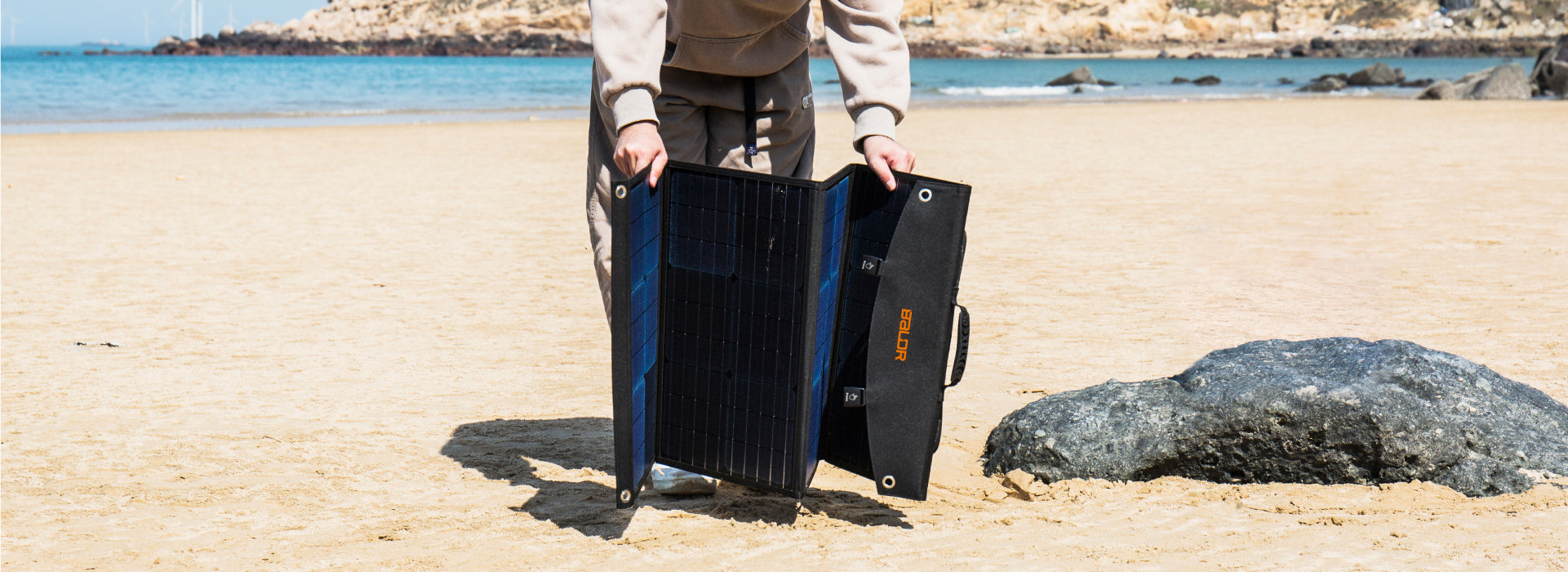 Foldable solar panels