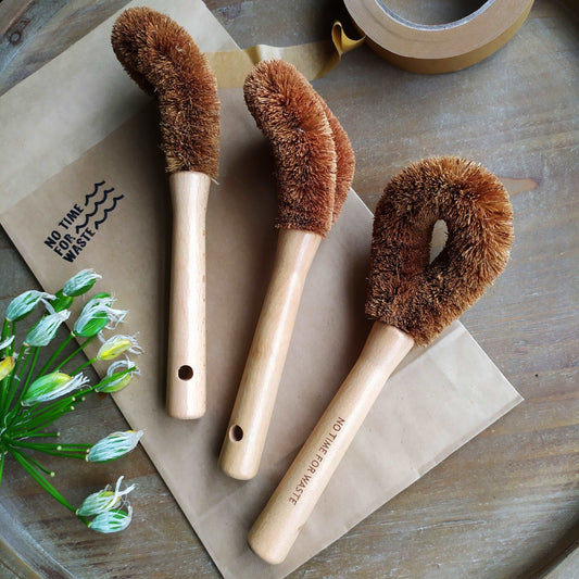 Scrubbing Hand Brush Set x 4, Vegetable Brush, Curved Tray Scrubber, S –  notimeforwaste