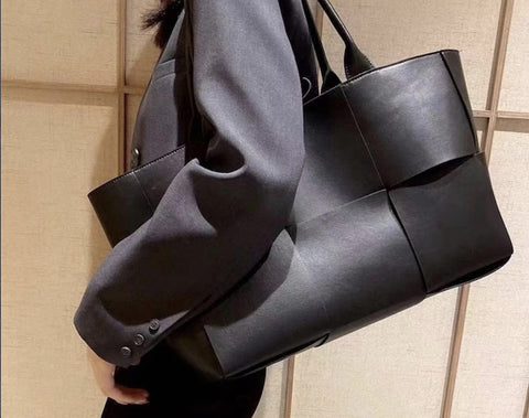 Elegant Convertible Shoulder Black Bag