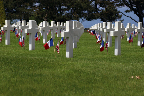 how to observe memorial day gravemarkers