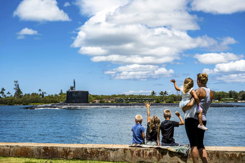 military children waving