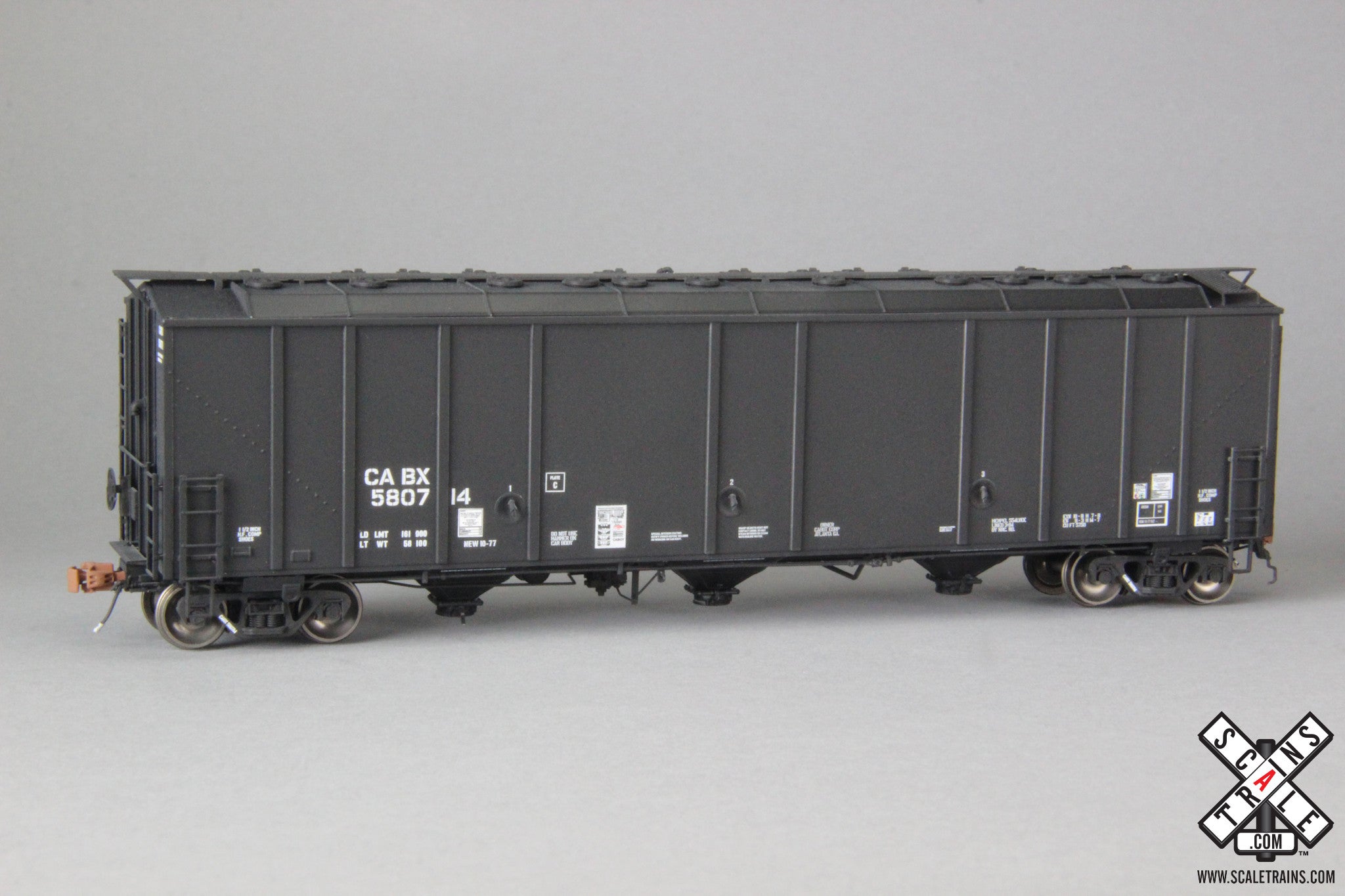 Cabot HO Scale Thrall 5750 Carbon Black Covered Hopper – ScaleTrains 