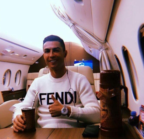 ronaldo drinking mate