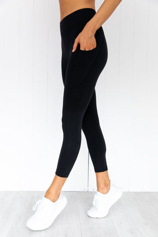 Running Bare Tights with oversized side pockets