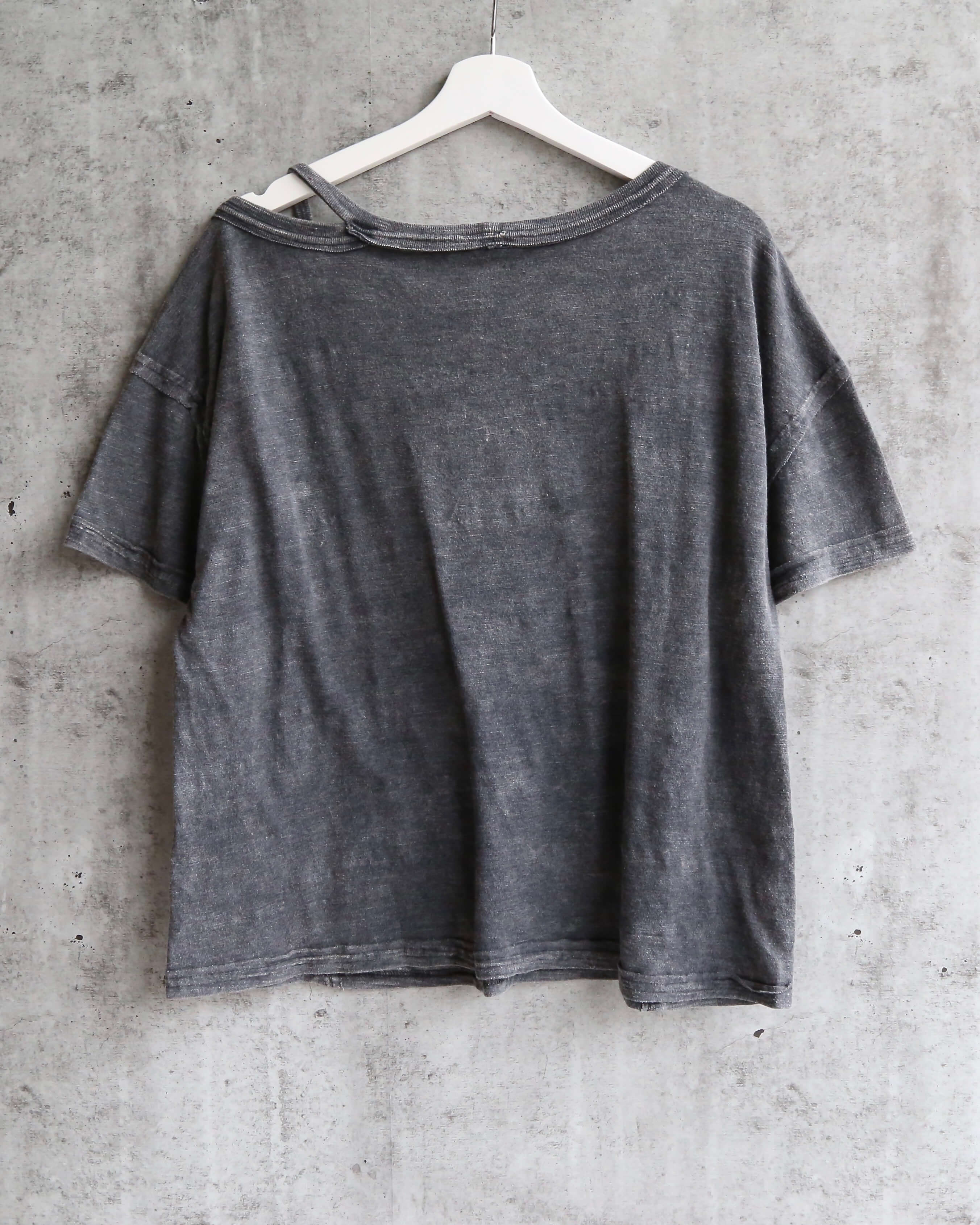 Free People - Alex Split Shoulder Tee - Charcoal – Shop Hearts